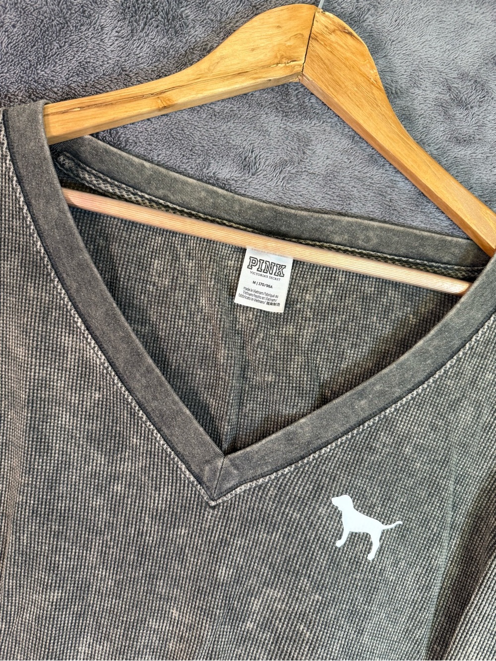 PINK Victoria's Secret Waffle Knit Thermal Top V-Neck Grey Mineral‎ Wash Medium